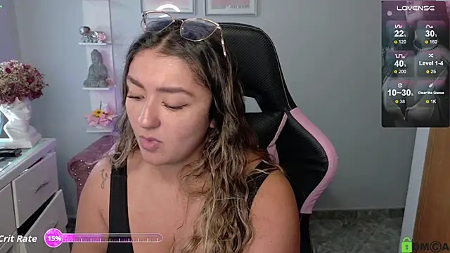 Snapshot of Melannyy_ chatting on June 17, 1:05 am Melannyy online show from June 17, 1:05 am