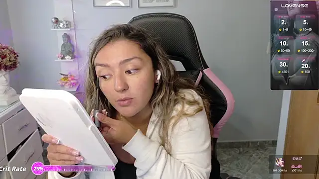 Melannyy  online show from May 15, 12:52 am