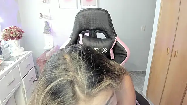 Melannyy  online show from April 9, 1:07 am