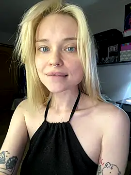 Snapshot of dollfromvenus chatting on November 15, 9:41 pm dollfromvenus online show from November 15, 9:41 pm