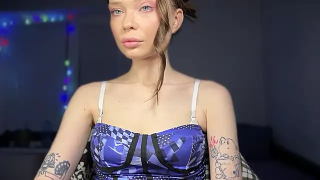 Snapshot of dollfromvenus chatting on December 29, 3:56 pm dollfromvenus online show from December 29, 3:56 pm