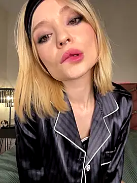 Snapshot of dollfromvenus chatting on September 26, 6:37 pm dollfromvenus online show from September 26, 6:37 pm