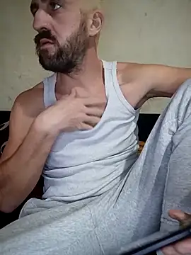 Snapshot of GrofLicno chatting on February 12, 9:36 pm GrofLicno online show from February 12, 9:36 pm