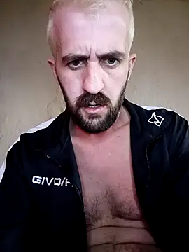 Snapshot of GrofLicno chatting on February 13, 1:11 pm GrofLicno online show from February 13, 1:11 pm