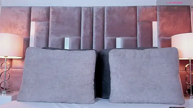 Nia Bunny online show from October 25, 1:56 pm