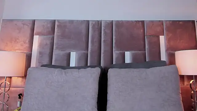 Nia Bunny online show from November 1, 11:15 am