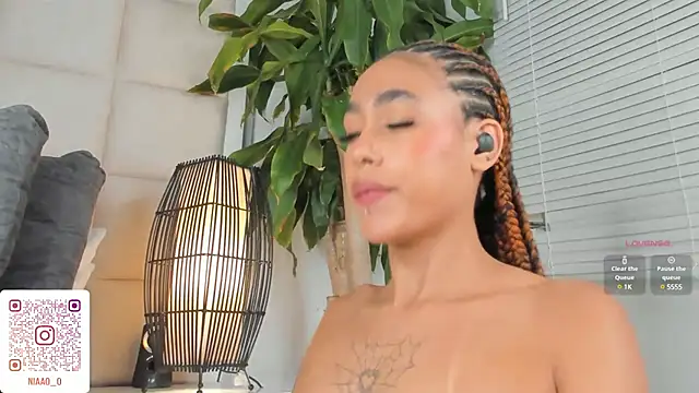 Snapshot of Nia_Bunny chatting on March 11, 5:24 pm Nia Bunny online show from March 11, 5:24 pm