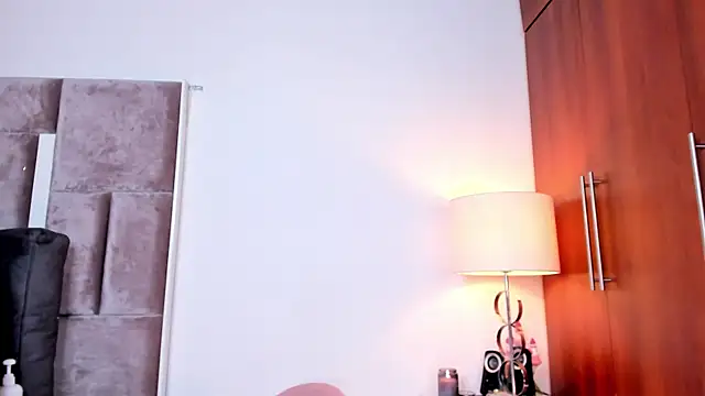 Nia Bunny online show from May 15, 1:42 pm