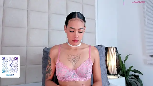 Snapshot of Nia_Bunny chatting on October 1, 1:37 pm Nia Bunny online show from October 1, 1:37 pm