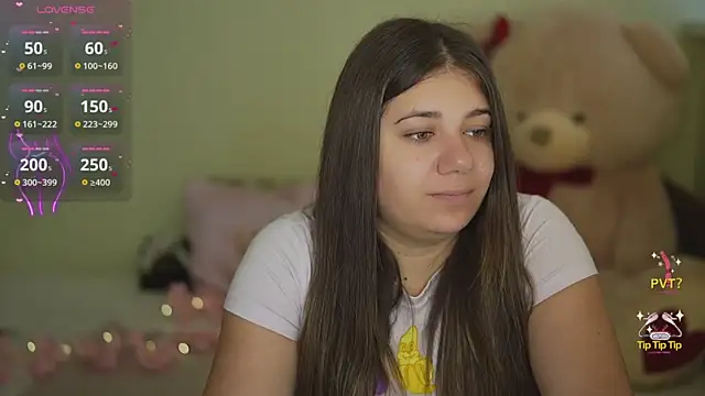 Snapshot of JulietDream chatting on October 17, 6:28 am JulietDream online show from October 17, 6:28 am