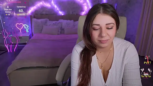 Snapshot of JulietDream chatting on March 7, 6:57 am JulietDream online show from March 7, 6:57 am