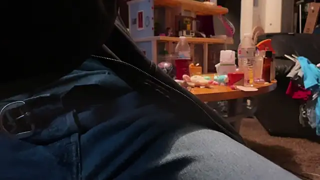 Snapshot of deadpi chatting on December 4, 5:12 pm deadpi online show from December 4, 5:12 pm