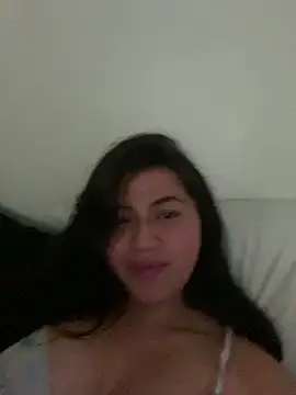 Snapshot of Valrual chatting on December 6, 3:46 am Valrual online show from December 6, 3:46 am