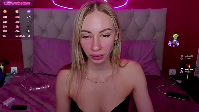 Snapshot of Diana_Garrett chatting on February 11, 11:53 am Diana Garrett online show from February 11, 11:53 am