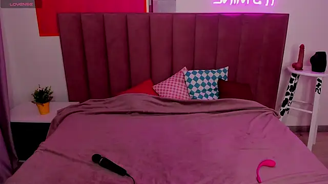 Snapshot of Diana_Garrett chatting on October 5, 1:29 am Diana Garrett online show from October 5, 1:29 am