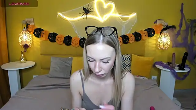 Snapshot of Diana_Garrett chatting on October 29, 1:26 am Diana Garrett online show from October 29, 1:26 am