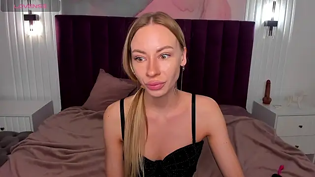 Snapshot of Diana_Garrett chatting on October 6, 1:29 am Diana Garrett online show from October 6, 1:29 am