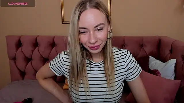 Snapshot of Diana_Garrett chatting on March 23, 1:31 am Diana Garrett online show from March 23, 1:31 am