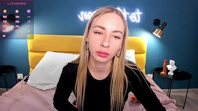 Snapshot of Diana_Garrett chatting on March 9, 5:00 am Diana Garrett online show from March 9, 5:00 am