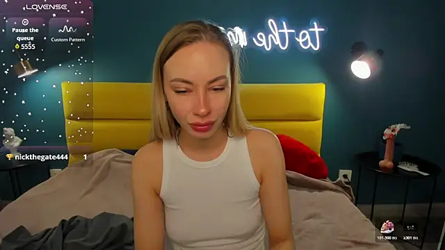 Diana Garrett online show from March 13, 1:43 am