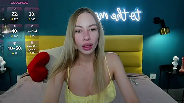Snapshot of Diana_Garrett chatting on June 23, 1:36 am Diana Garrett online show from June 23, 1:36 am