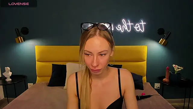 Snapshot of Diana_Garrett chatting on October 11, 1:39 am Diana Garrett online show from October 11, 1:39 am