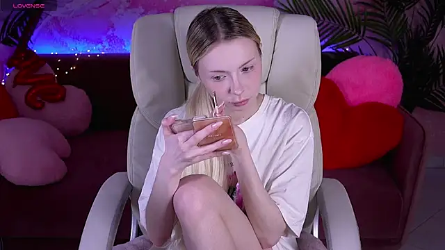 EviStar online show from February 24, 7:42 am