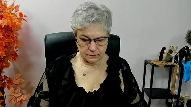 IrisDream online show from October 29, 7:29 am