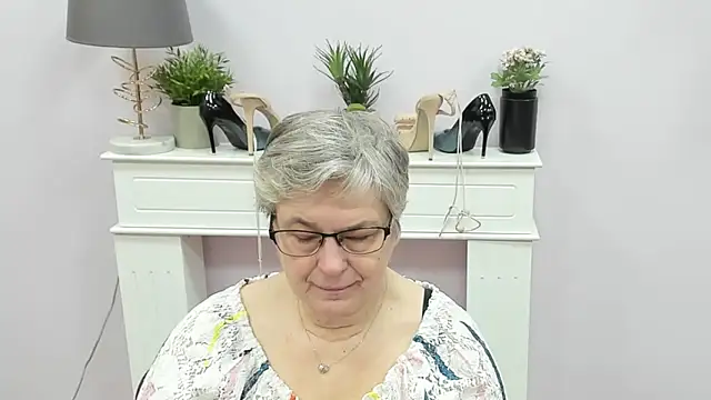 IrisDream online show from February 9, 7:06 am