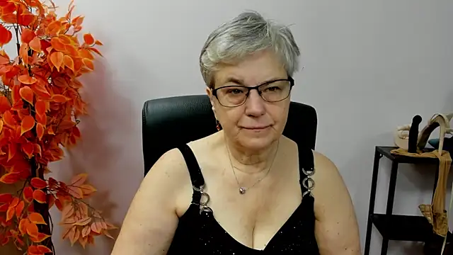 IrisDream online show from October 16, 6:21 am