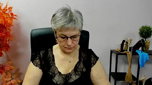 IrisDream online show from October 31, 7:16 am