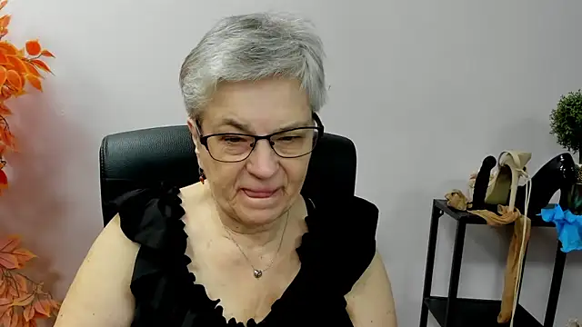 IrisDream online show from October 9, 6:14 am