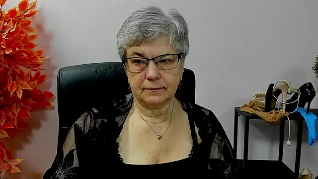 IrisDream online show from November 18, 7:22 am