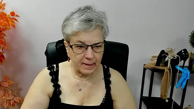 IrisDream online show from October 8, 6:15 am