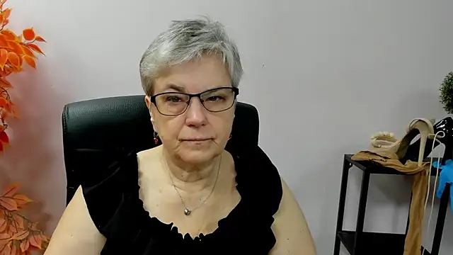 IrisDream online show from October 10, 6:25 am