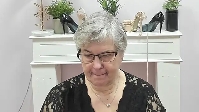 IrisDream online show from February 19, 7:05 am