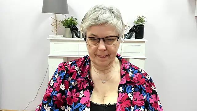 IrisDream online show from March 25, 7:08 am