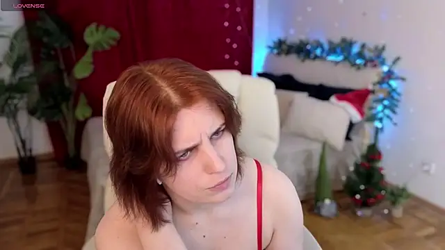 FoxyRayy online show from November 18, 9:12 am