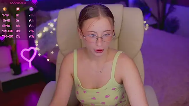 SilverrMoon online show from November 29, 1:55 pm