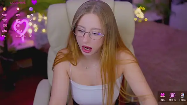 SilverrMoon online show from October 9, 1:44 pm