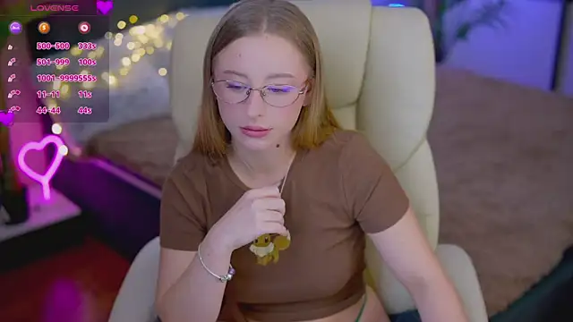 SilverrMoon online show from October 21, 7:46 pm