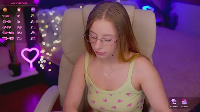 SilverrMoon online show from November 15, 2:32 pm