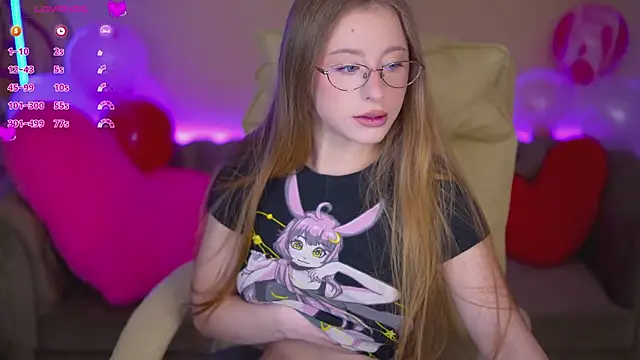 SilverrMoon online show from February 7, 7:05 am