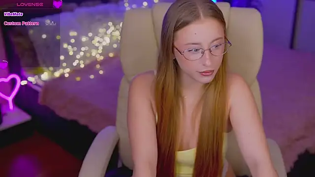 SilverrMoon online show from November 4, 8:23 pm