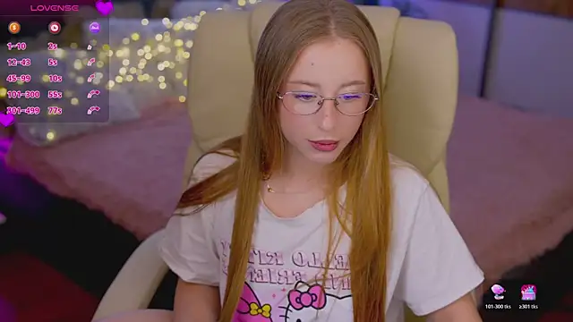 SilverrMoon online show from November 7, 4:00 pm