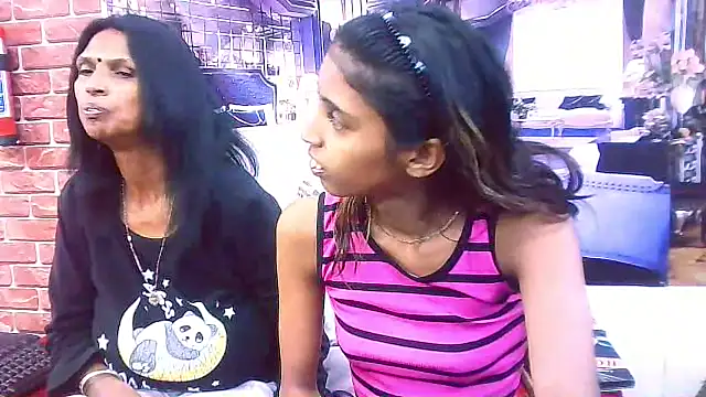 Snapshot of IndianSexySlender chatting on November 25, 5:30 am IndianSexySlender online show from November 25, 5:30 am