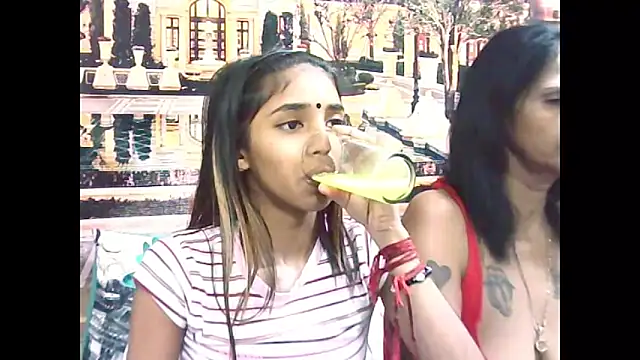 Snapshot of IndianSexySlender chatting on October 22, 5:40 am IndianSexySlender online show from October 22, 5:40 am