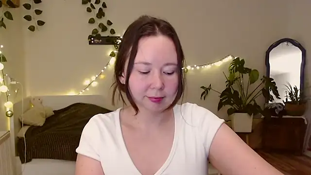 nextdoorbabygirl online show from October 12, 7:15 pm