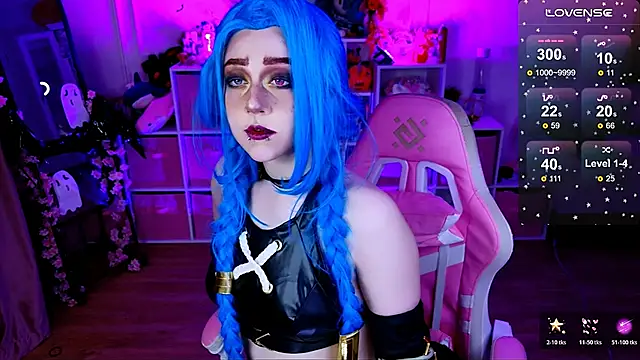 Snapshot of Aki__Ra chatting on November 19, 5:35 pm Aki Ra online show from November 19, 5:35 pm