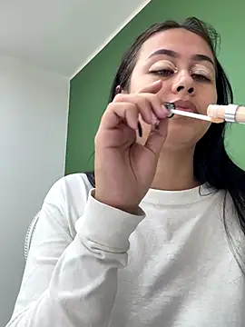 iiris  online show from November 26, 3:23 pm